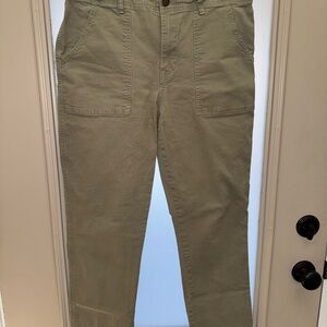 Knox Rose sage green ankle pants size Medium: runs large